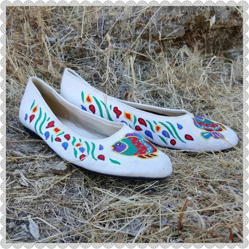 BEACON USA Vintage White Multi-Color Boho Crustacean Fish Sea Ocean Ballet Flats